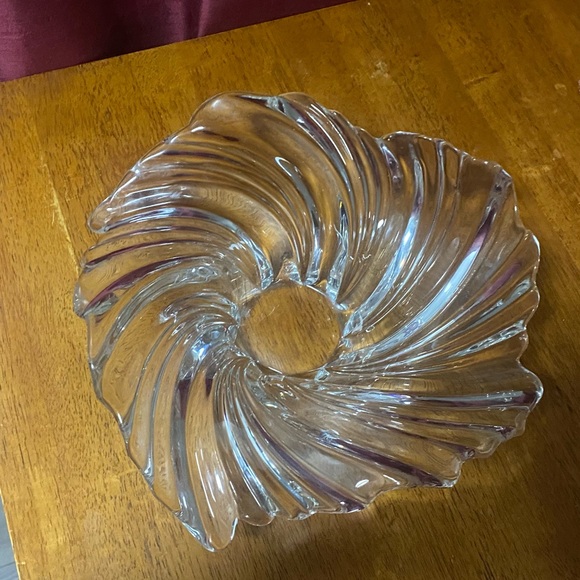 Mikasa Belle Epoque Clear Crystal Glass Wave Swirl Bowl Centerpiece Dish - Picture 2 of 3